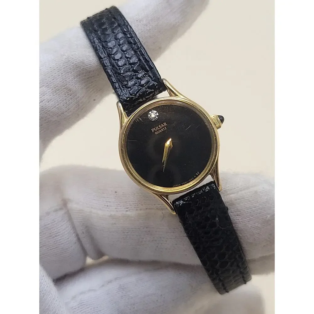 Pulsar Quarzt Women's Watch Y150-0150 Gold Tone Black Dial Diamond Accent Vtg